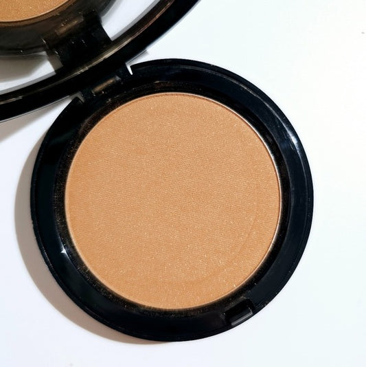 Bobbi Brown Highlighters & Contour Beige