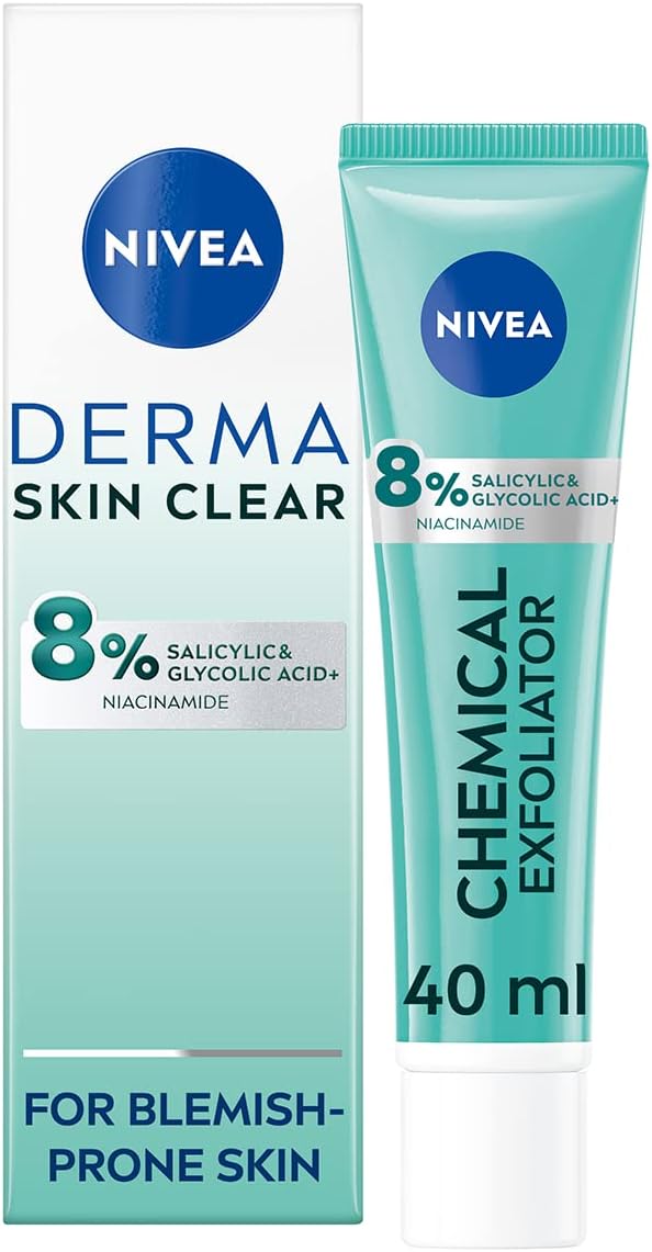 NIVEA Derma Skin Clear Toner (200ml), Cleansing and Hydrating Toner, Salicylic Acid Toner Enriched with Niacinamide to Rebalance the Skin and Remove Impurities, For Blemish-Prone Skin