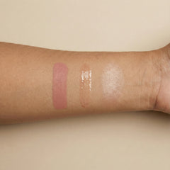 Charlotte Tilbury Pillow Talk Iconic Lip and Cheek Secrets Set.